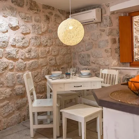 Imperia Ii Heritage 1465 -24h Self Check-in - Free Luggage Storage Dubrovnik